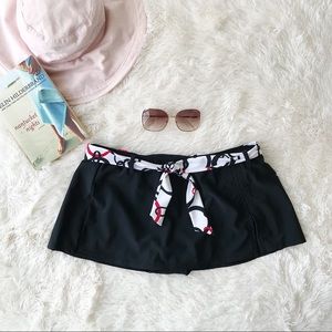 Oceans dreams black swim skirt with red and black tie sash Sz 14